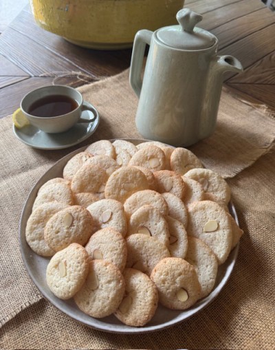 Plate of ratafia cookies